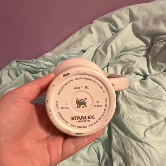Stanley pink 40 oz a little damaged has a dog print that says Bailey - Picture 4 of 5
